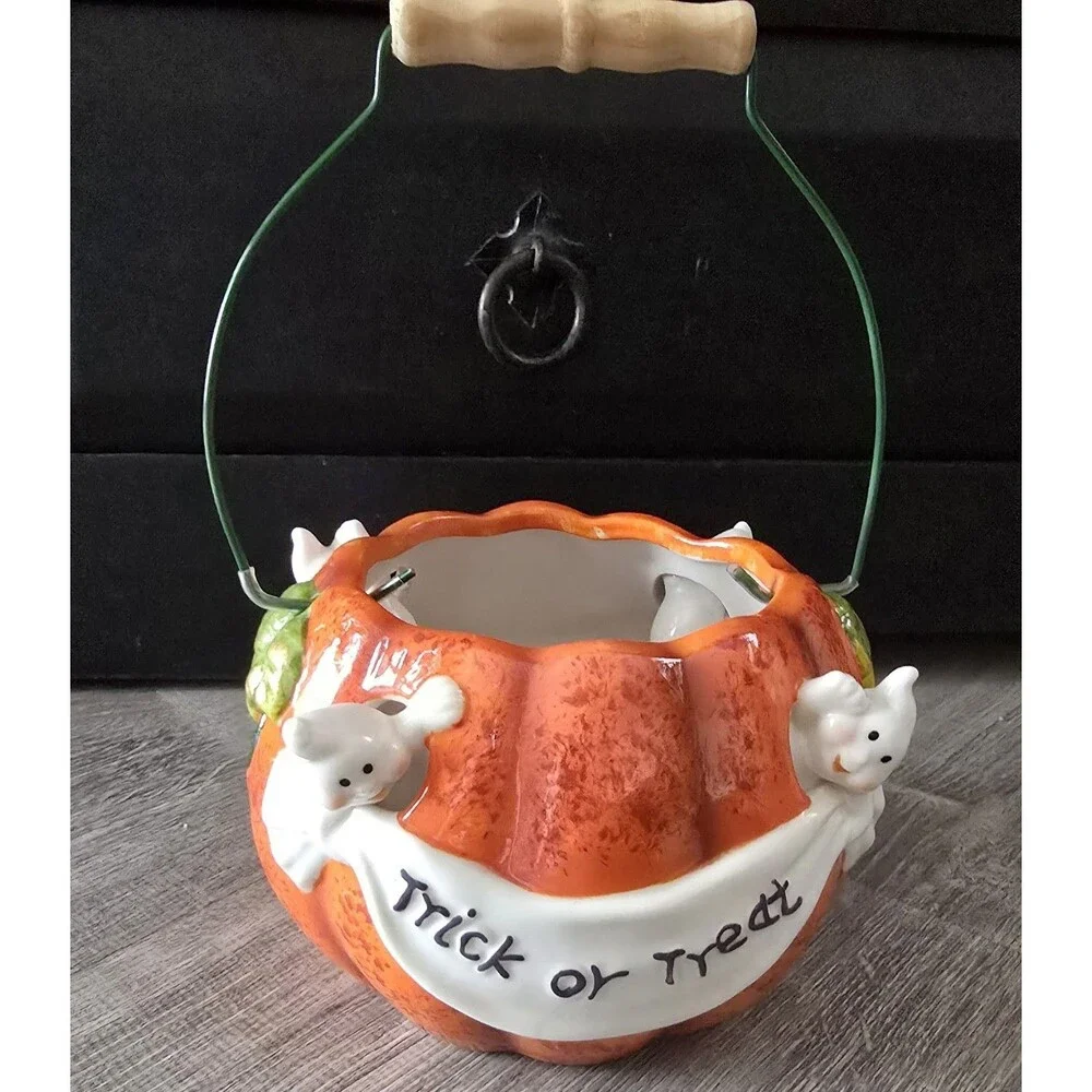 Trick or Treat Halloween Pumpkin Peeking Ghosts Candy Dish Pail Basket EUC CUTE!